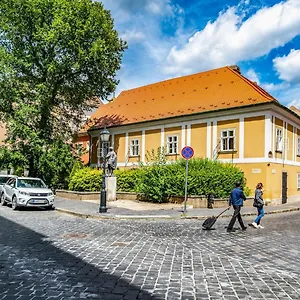Bed & Breakfast Academy Budapest